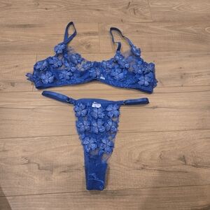 NIP Blk Lux Boutique Sheer 3D Floral Embroidered 2pc Lingerie Set Blue Size Med